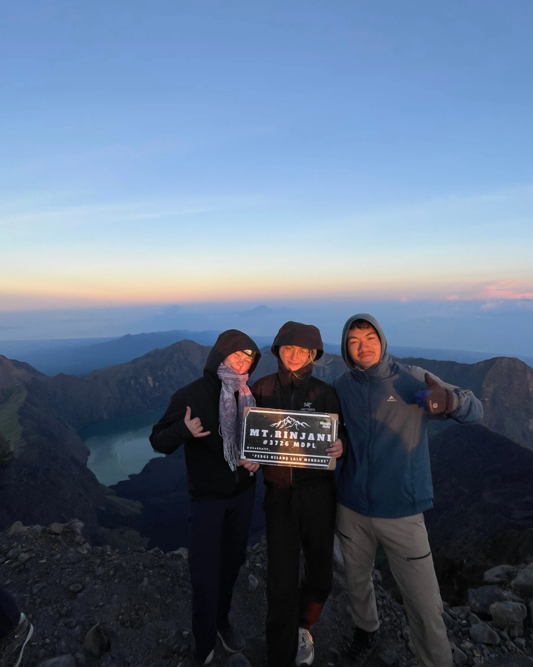 Mount Rinjani Summit & Lake Trek: 3 Days, 2 Nights (Sembalun – Senaru)